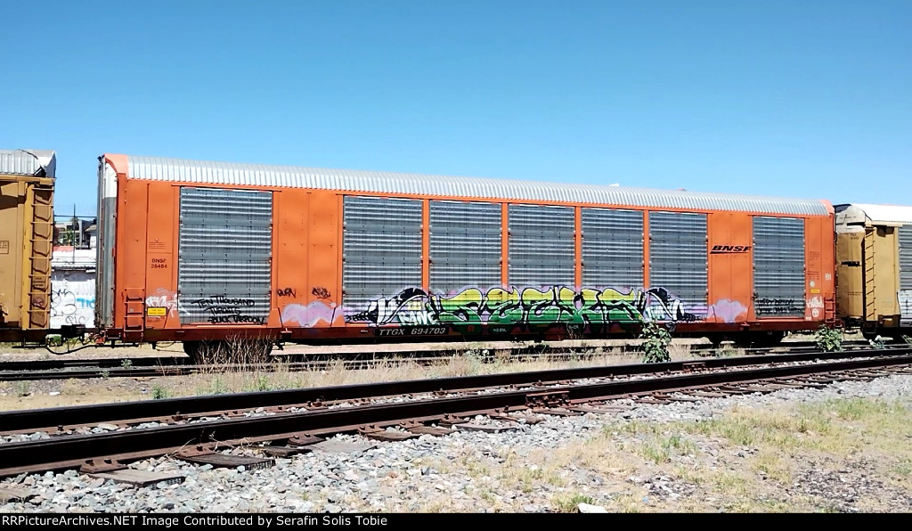 BNSF 28464 TTGX 694703